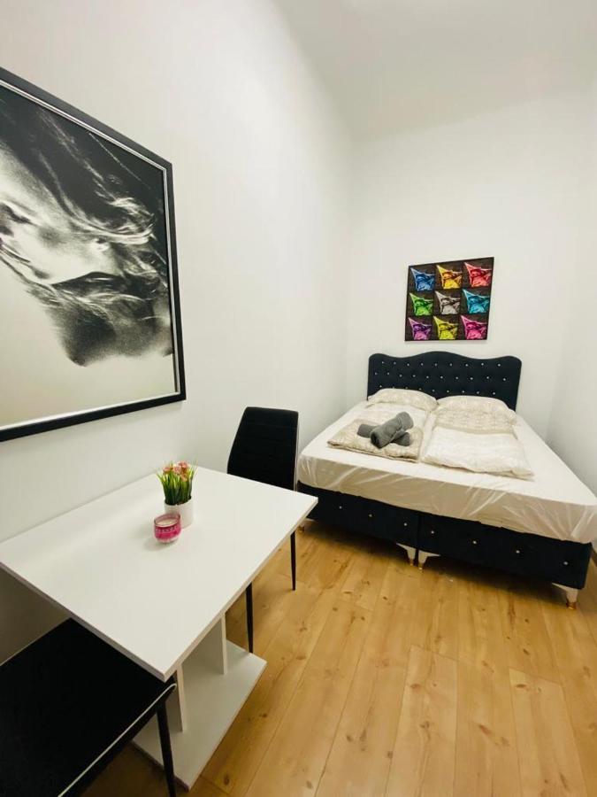 Premium Triple Room Dw Vienna Exterior photo