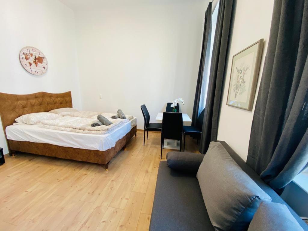 Premium Triple Room Dw Vienna Exterior photo