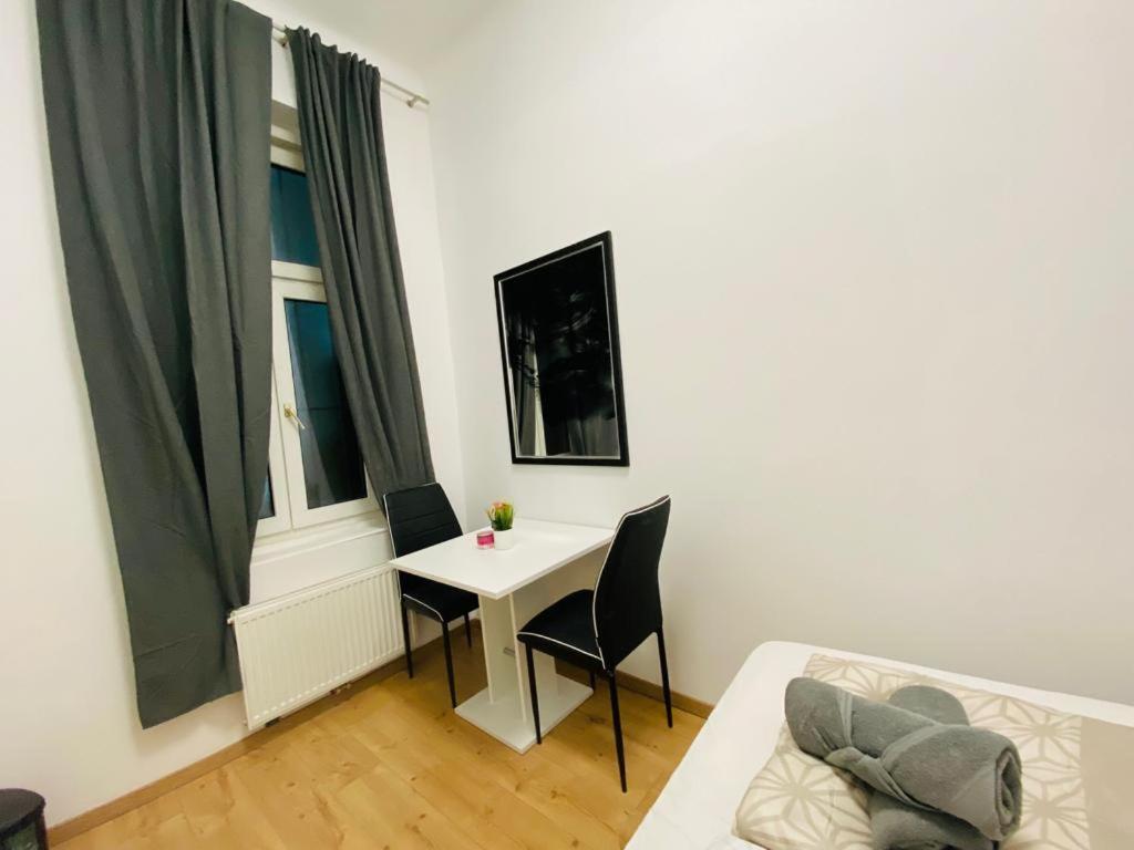 Premium Triple Room Dw Vienna Exterior photo